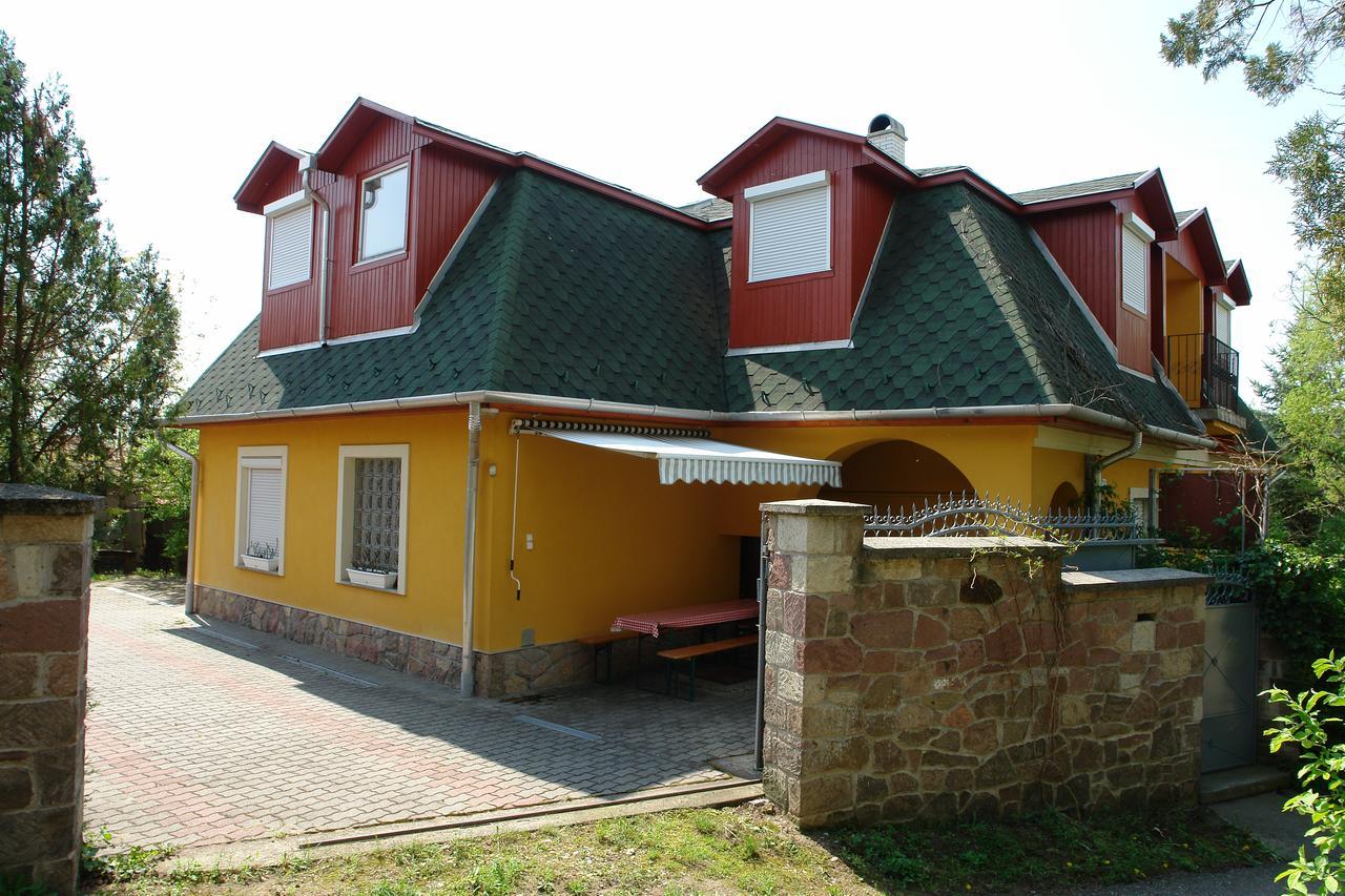 Апартаменты Valentina Apartmanhaz Богач Экстерьер фото