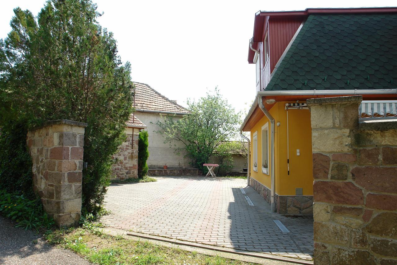 Апартаменты Valentina Apartmanhaz Богач Экстерьер фото