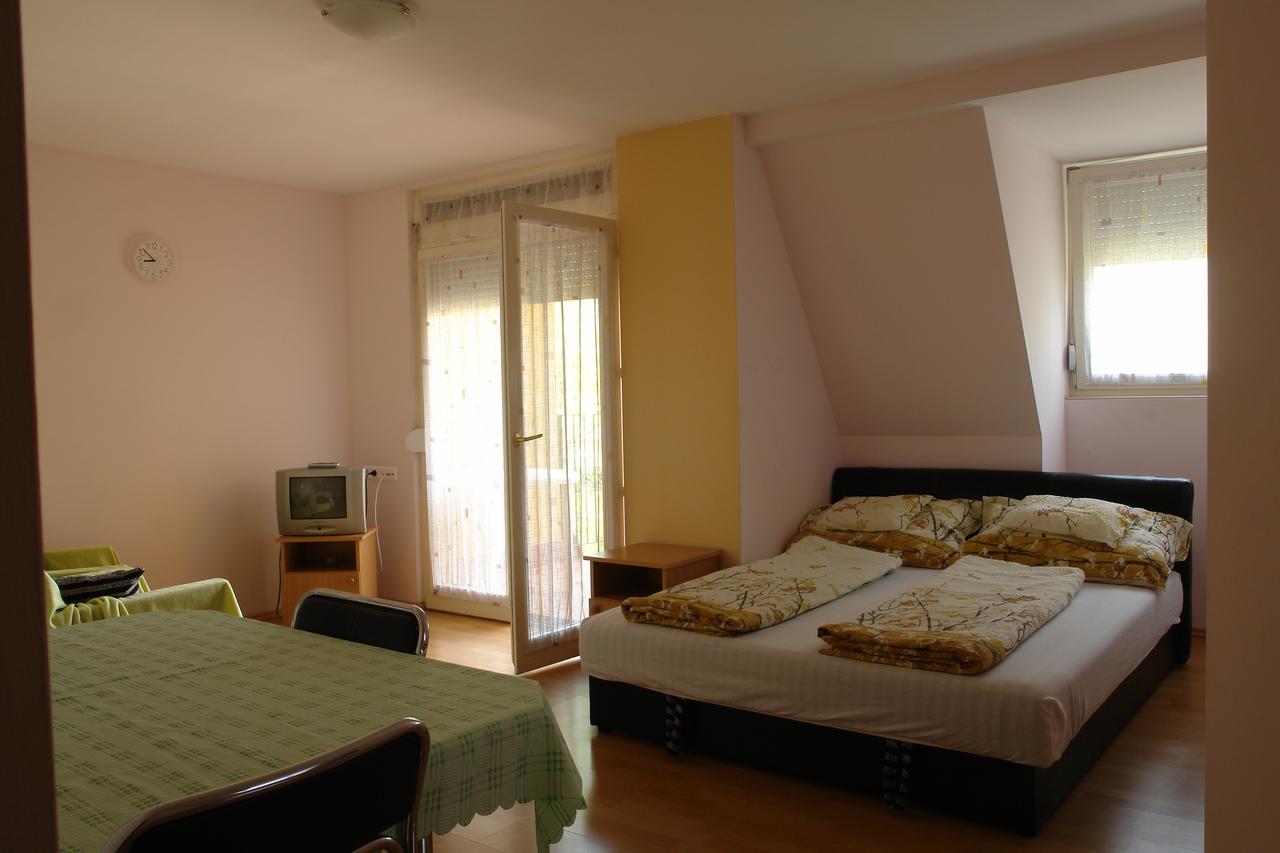 Апартаменты Valentina Apartmanhaz Богач Экстерьер фото